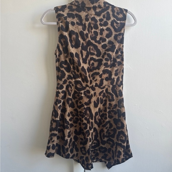 SHEIN cheetah print Vneck romper - Picture 2 of 4